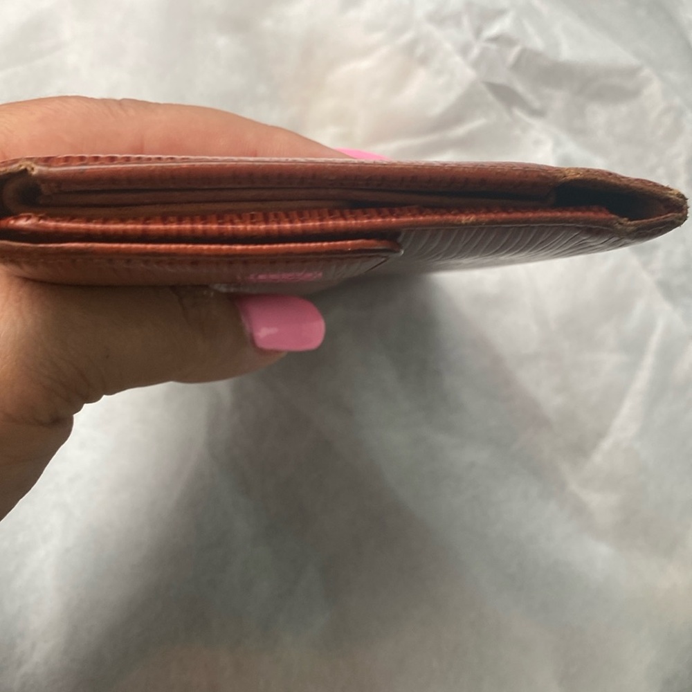 Louis Vuitton Epi Wallet - Picture 8 of 9